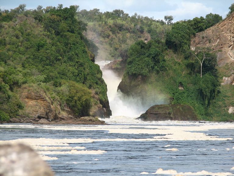 Photo: sarahemcc (Murchison Falls) [CC-BY-2.0 (http://creativecommons.org/licenses/by/2.0)], via Wikimedia Commons