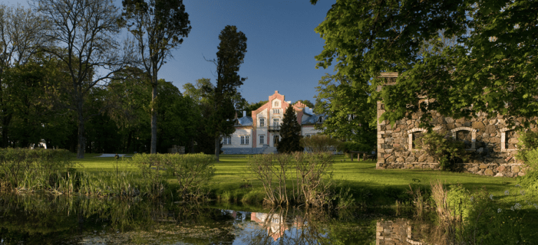 Photo: Padaste Manor