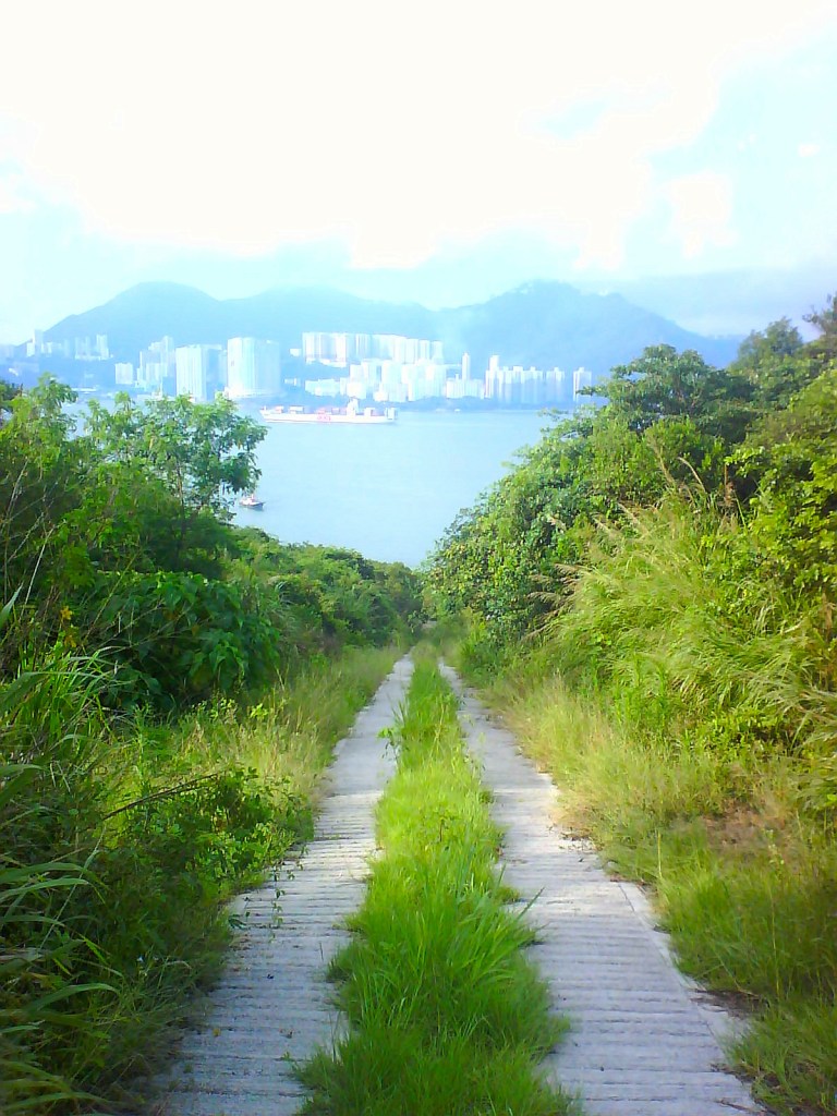 Photo: Iflwlou拍攝 (Own work) [GFDL (http://www.gnu.org/copyleft/fdl.html) or CC BY-SA 3.0 (http://creativecommons.org/licenses/by-sa/3.0)], via Wikimedia Commons