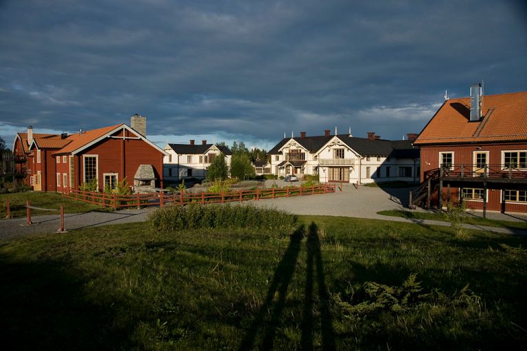 Photo: Patrik Neckman (Flickr: Fäviken i solnedgång) [CC BY-SA 2.0 (http://creativecommons.org/licenses/by-sa/2.0)], via Wikimedia Commons