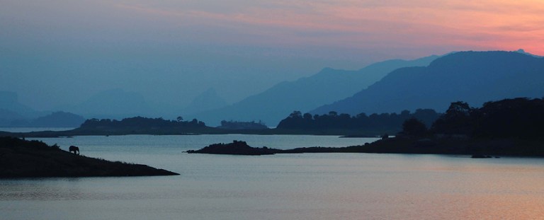 Photo: galoyalodge.com