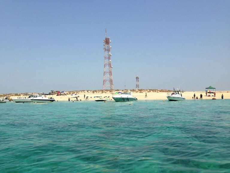 Photo: Kubbar (Own work) [CC BY-SA 4.0 (http://creativecommons.org/licenses/by-sa/4.0)], via Wikimedia Commons