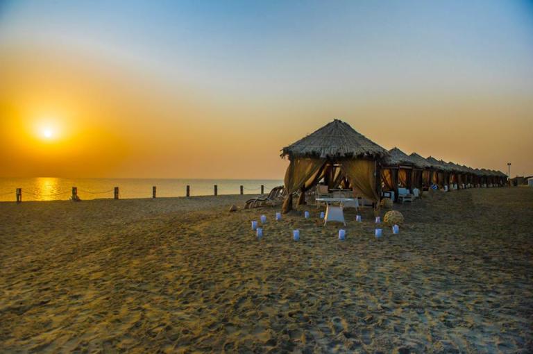 Photo: Regency Sealine Camp