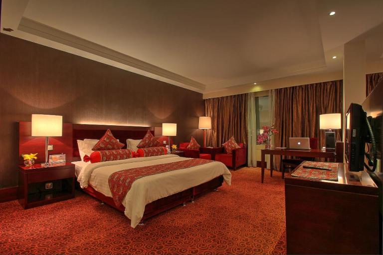 Photo: Parsian Azadi Hotel