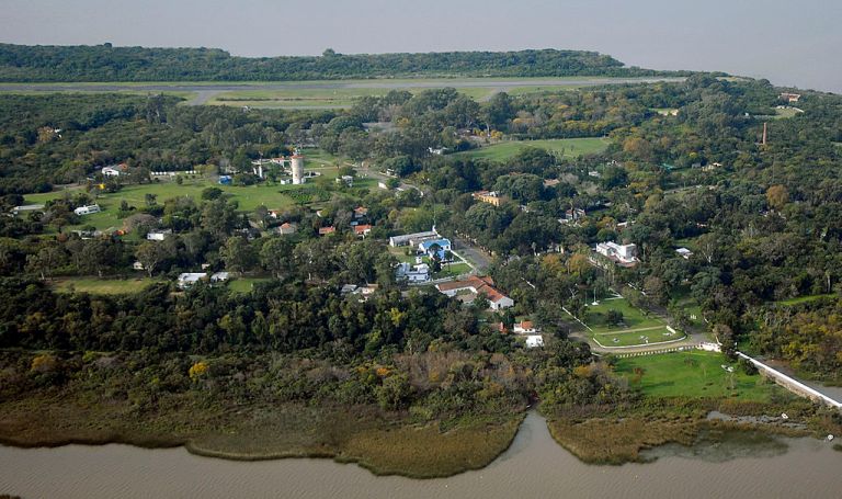 Photo: Silvinarossello (Own work) [CC BY-SA 3.0 (http://creativecommons.org/licenses/by-sa/3.0)], via Wikimedia Commons